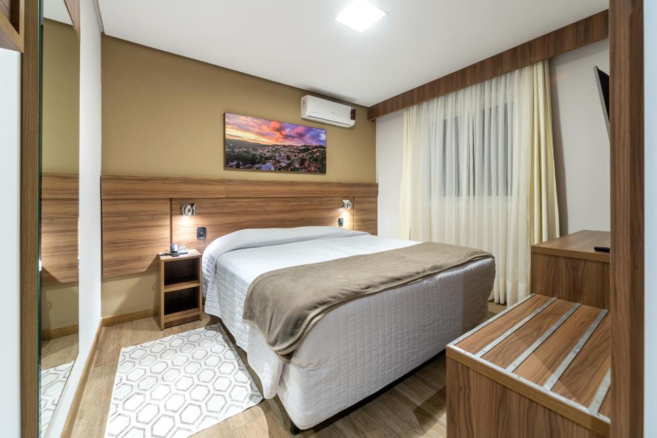 Hotel Fioreze Centro Грамаду Екстер'єр фото